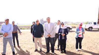 محافظ دمياط يجرى زيارة مفاجئة لمستودع اسطوانات الغاز بفارسكور