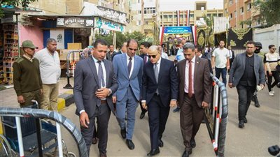 محافظ كفرالشيخ يطمئن على سير  الانتخاات ويشيد بمشاركة وإقبال المواطنين 