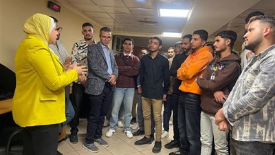 طلاب كلية الإعلام بجامعة الأزهر يزورون وكالة أنباء الشرق الأوسط لتعزيز الخبرات العملية