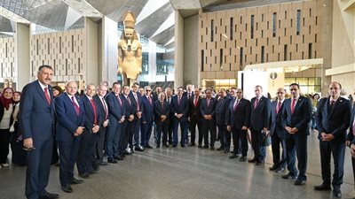 مجلس جامعة القاهرة يزور المتحف المصري الكبير تنفيذًا لمبادرة “عام المتحف المصري الكبير”