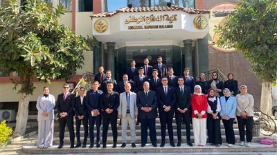 طلاب جامعة كفر الشيخ يشاركون في دورة 