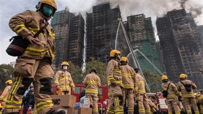 شرطة هونج كونج تعثر على 159 مفقودًا في حريق المجمع السكني شمال البلاد