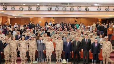 محافظ الدقهلية يستقبل مدير جمعية المحاربين القدامى ورئيس جامعة المنصورة في حفل تكريم أسر الشهداء