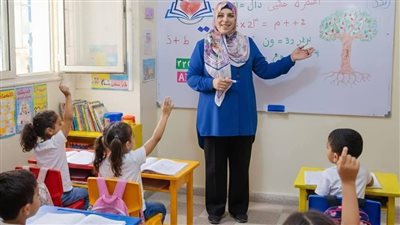 الحصة بـ10 جنيه: مُدرسة لغة عربية تفتح باب التفوق لكل طالب في دمياط 
