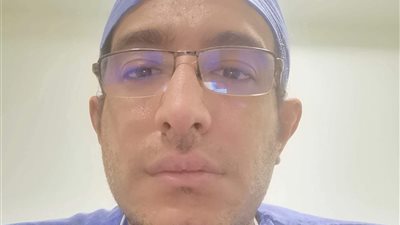 وفاة دكتور عناية مركزة أثناء عمله داخل المجمع الطبي بالسويس بأزمة قلبية