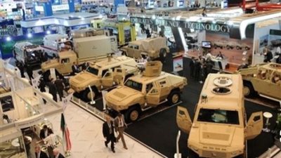 الرئيس السيسي يتفقد المعرض الدولي للصناعات الدفاعية 
