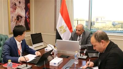 وزير الكهرباء والطاقة المتجددة يبحث مع مجموعة الصين الجنوبية 