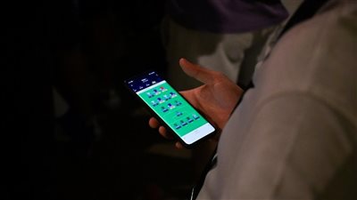 خطورة تطبيقات المراهنات على حسابك البنكى