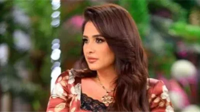 ياسمين عبد العزيز تكشف وجهها الصريح في 