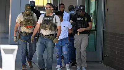 طلبات احاطه بالكونجرس لجوجل وأبل: آيس بلوك.. تطبيق لمراقبه موظفي الهجرة الفيدراليين