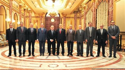 رئيس هيئة النيابة الإدارية يزور مجلس الشيوخ لتهنئة رئيسه بتولي المنصب