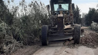محافظ كفرالشيخ يتابع أعمال الرصف بالرياض 