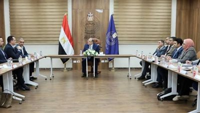 هيئة الدواء تبحث مع 