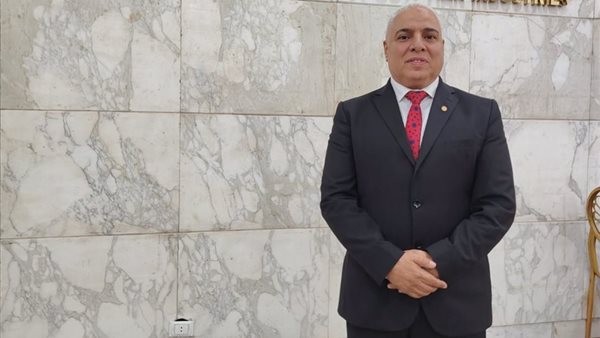 خلف الحدث