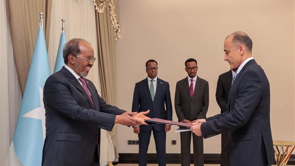 الرئيس الصومالي يعتمد