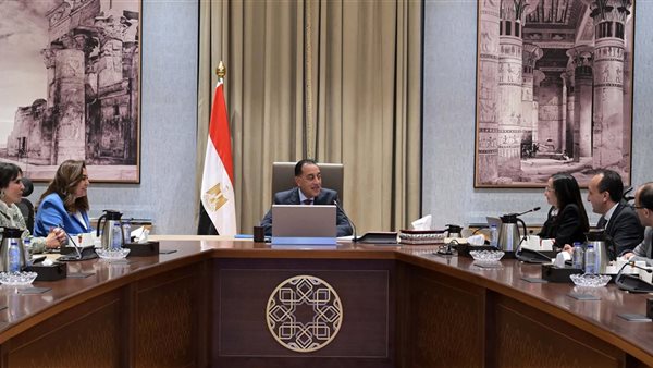 رئيس الوزراء يتابع