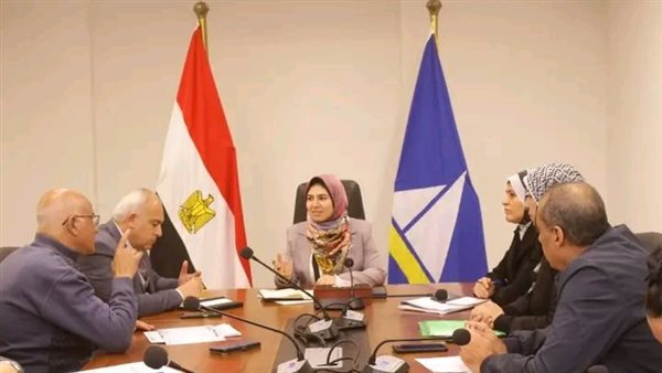 خلف الحدث